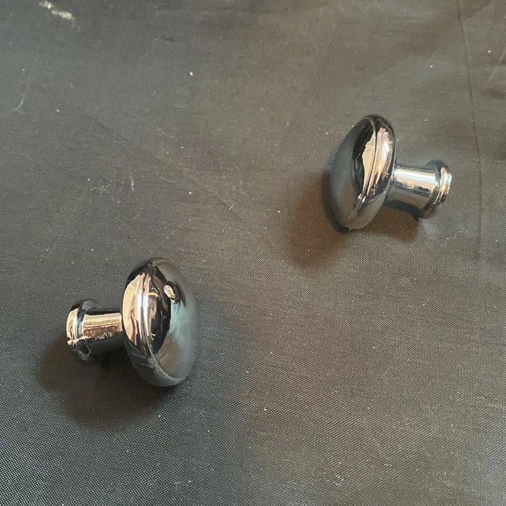 Silver knobs